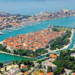 Vista de la ciudad de Trogir en Croacia