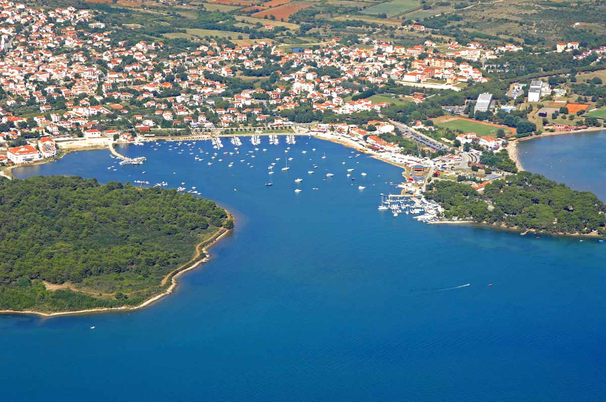 Marina, puerto de Medulin