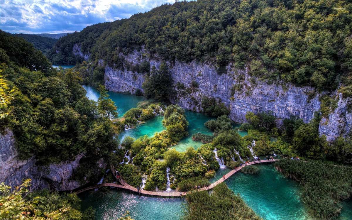 Recorrido en el Parque Nacional de los Lagos de Plitvice en Croacia